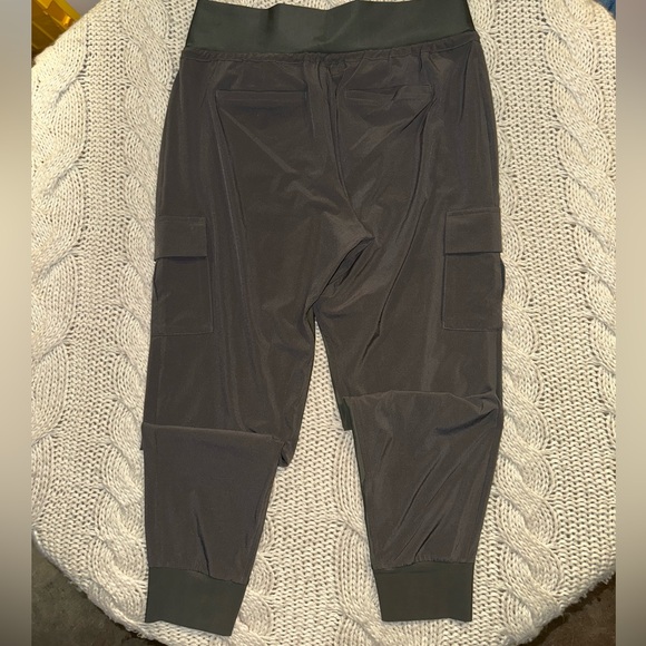Athleta Moss Olive Green Sutton Utility Cargo Jogger Pants 10 - Picture 4 of 7
